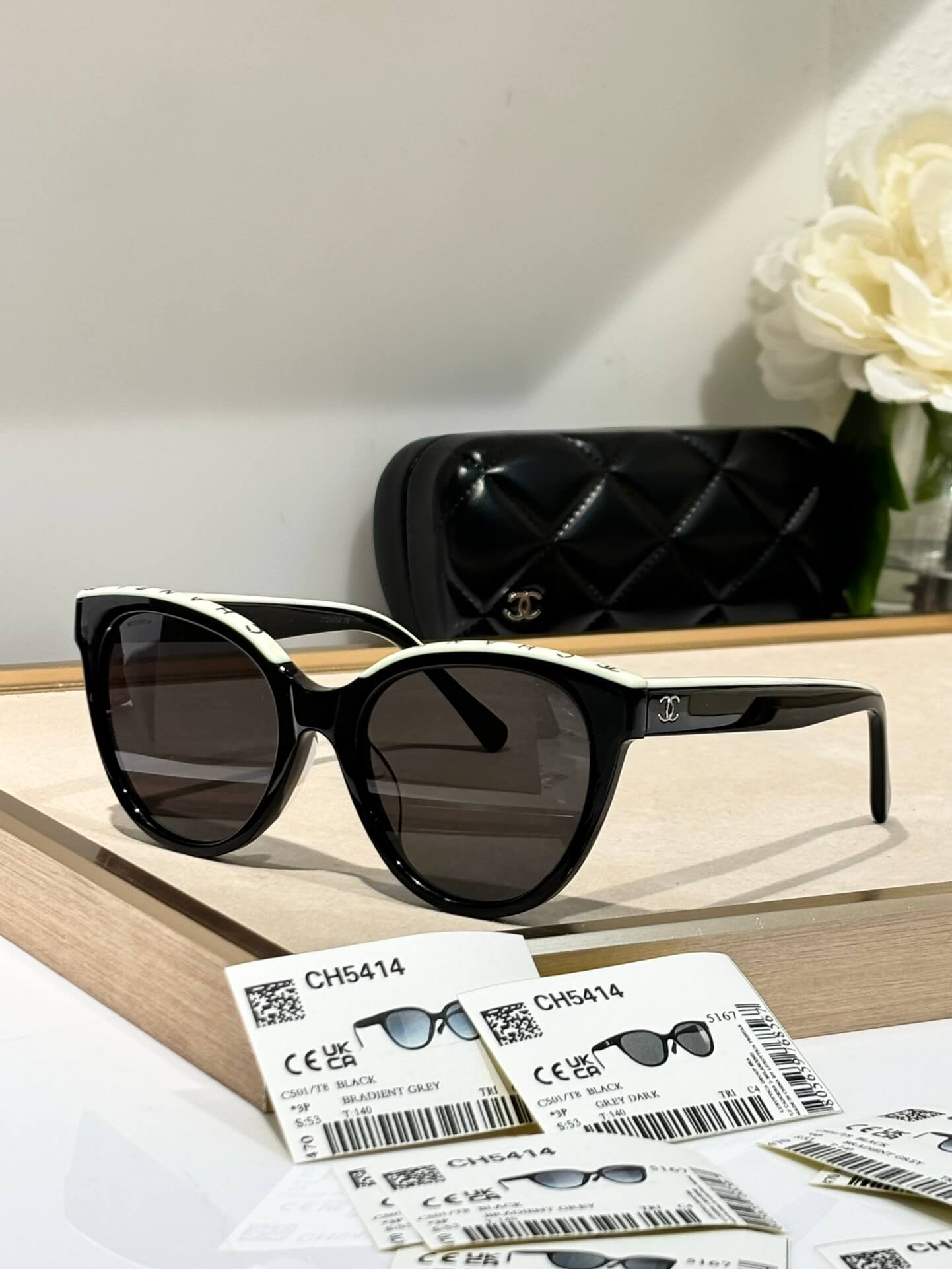 BUTTERFLY SUNGLASSES