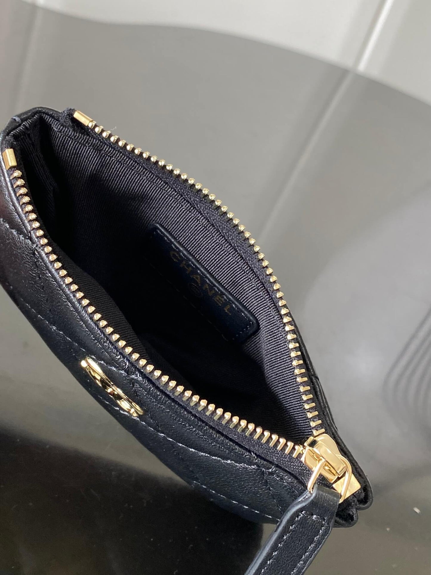 Half-moon knitted shoulder bag – Limited Edition